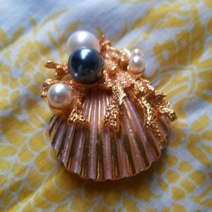 Vintage Pearl seashell Brooch